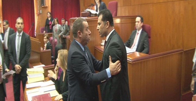 KKTC'de olay: Parti başkanı başbakanın üzerine yürüdü