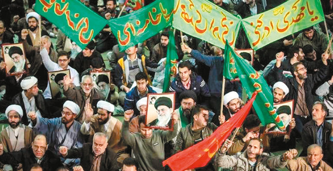 Kötüleşen ekonomi İran’ı sokağa döktü