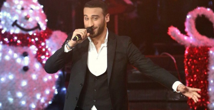 Cenk Tosun, O Ses Türkiye'de şarkı söyledi