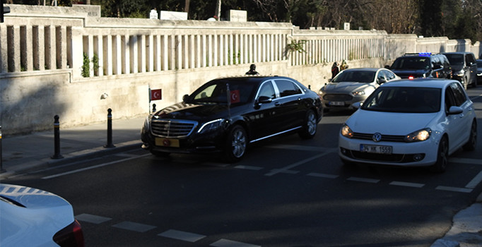 Cumhurbaşkanı Erdoğan anne ve babasının mezarını ziyaret etti