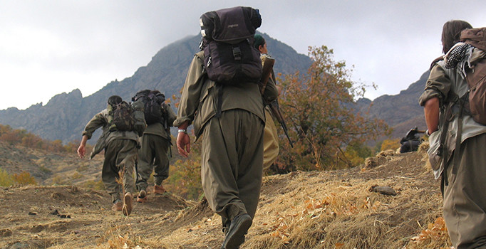Gemiyi ilk PJAK terk ediyor