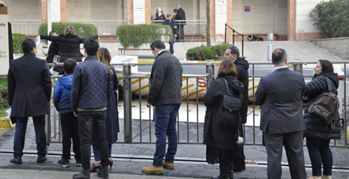 ABD Başkonsolosluğu önünde vize hareketliliği