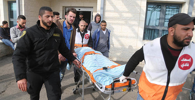 İsrail polisi Filistinli genci başından vurdu