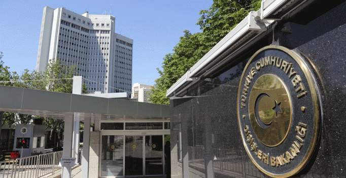 Dışişleri yeni yerleşim yerlerine izin veren İsrail'i kınadı