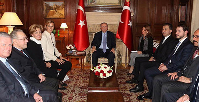 Erdoğan'dan sürpriz davet: Osmanlı hanedanı üyelerini ağırladı