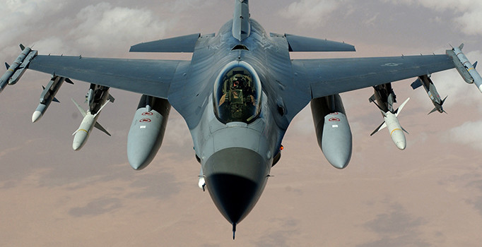 Yemen'de koalisyon güçlerine ait savaş uçağı düştü