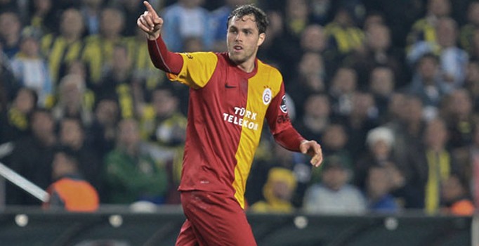 Elmander futbolu bıraktı