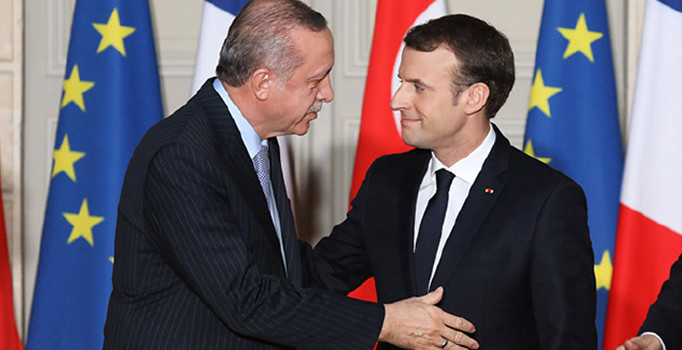 Macron kapıyı arkadan kilitledi