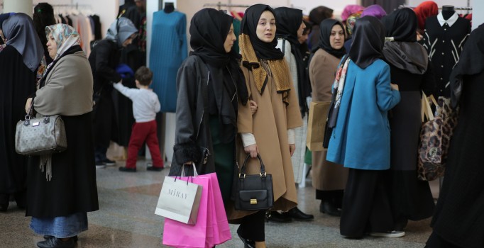 Muhafazakârlara özel outlet köyü