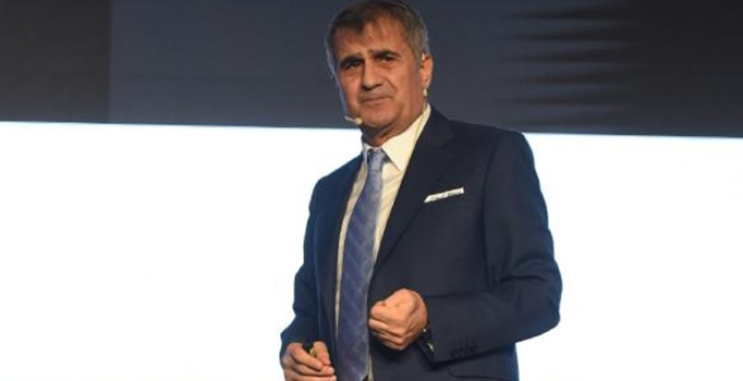 Şenol Güneş: Ürettiğimiz oyuncuyu değersiz kılıyoruz