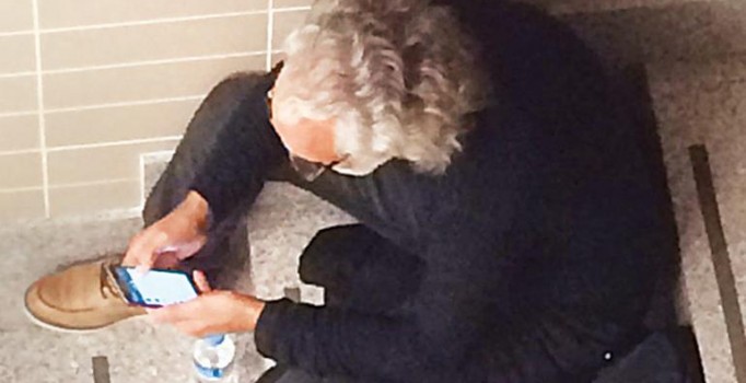 Sinan Çetin, oğlu Rüzgar Çetin'i böyle bekledi