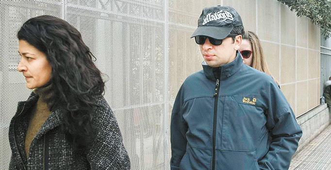 Cuntacıya Çipras kelepçesi