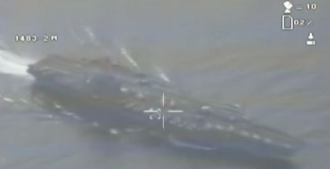 İran, ABD uçak gemisini İHA ile görüntüledi