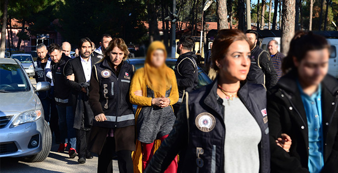 Adil Öksüz ile toplantıya 4 tutuklama