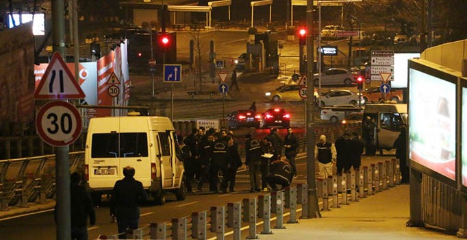 Canlı bomba iddiası: Beşiktaş'ta şüpheli bir kişi bacağından vuruldu