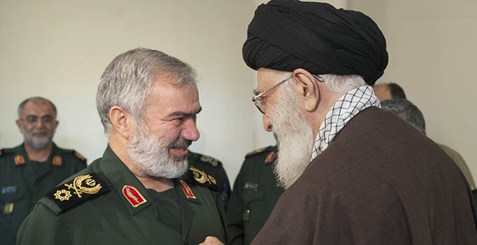 Hamaney'den ABD askerlerini gözaltına alan subaylara madalya