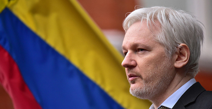 Ekvador Wikileaks kurucusu Assange'a vatandaşlık verdi