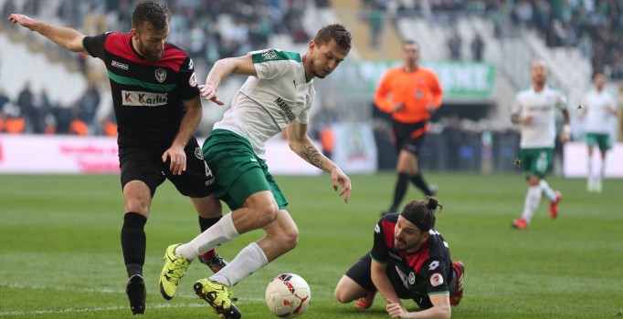 Amedspor deplasmanda Bursaspor'u 2-1 yendi