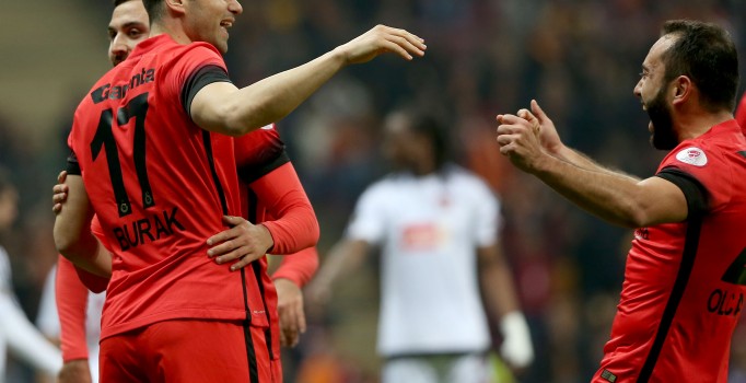 Galatasaray evinde Gaziantepspor'u 3-1 yendi