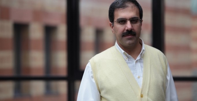 Türk profesör İran'da davet edildiği toplantıda konuşturulmadı