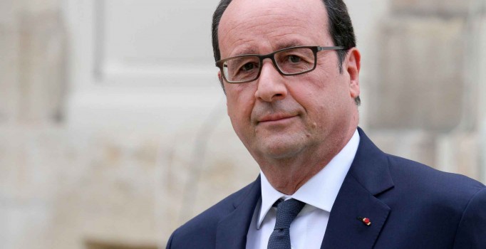 Hollande'dan aşırı sağ ve Rusya uyarısı