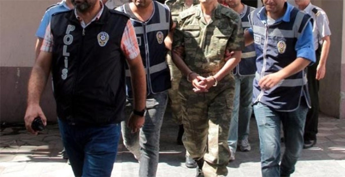 Son dakika! Bir subay ve bir astsubay daha FETÖ'den teslim oldu