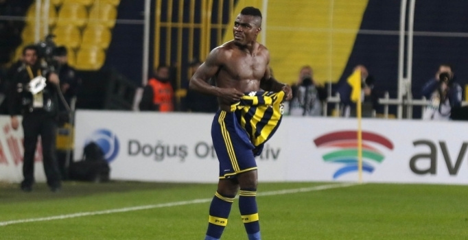 Emenike: Derbide yapılan tepkiler normaldi