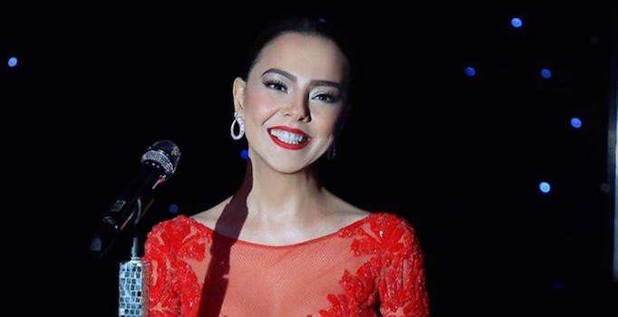 Ebru Gündeş'i, Günay'da ön masadan izlemenin bedeli 2 bin 500 lira