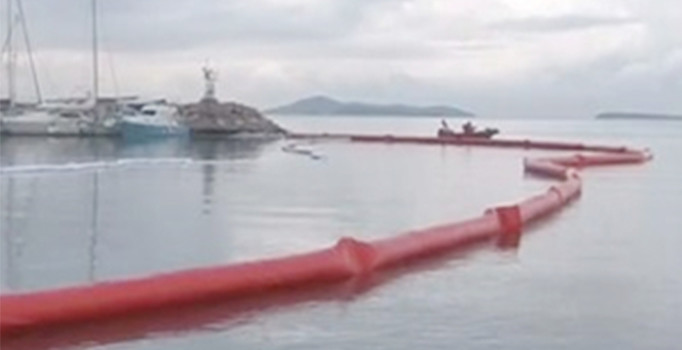 İzmir Urla’da denize mazot sızdı, liman kapatıldı