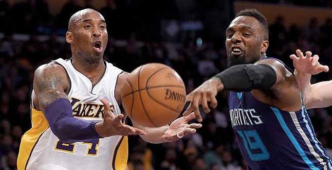 Los Angeles Lakers kendi yenilgi rekorunu egale etti