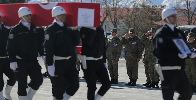 Cizre şehitleri Taner Cinpolat, Ömer Güney ve Ahmet Semerci'nin cenazeleri memleketlerine uğurlandı