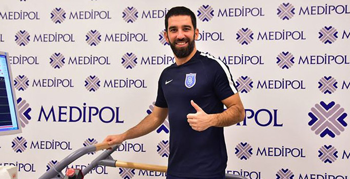 Başakşehir'de Arda Turan kadroya alınmadı