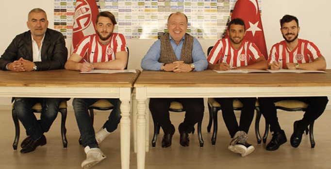 Antalyaspor'da 3 imza birden