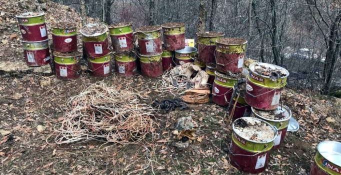 Tunceli'de PKK'ya ait 1 ton amonyum nitrat ele geçirildi