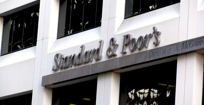 S&P: Petrol fiyatındaki düşüş Türkiye'nin kredi notunu etkilemez