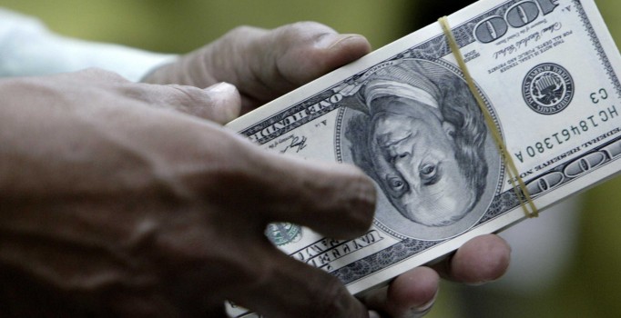 Fed, dünya belirsiz dedi doların kafası karıştı(Dolar kuru ne kadar?)