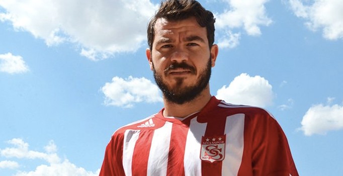 Sivassporlu futbolcu Yekta Kurtuluş Antalyaspor'a transfer oldu