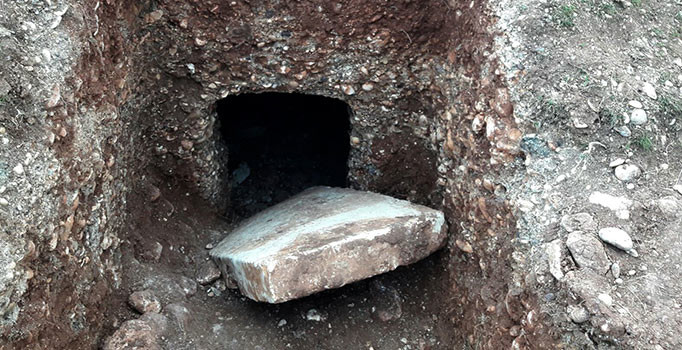 Kaçak kazıda Roma Dönemine ait oda mezar bulundu