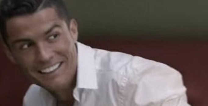 Cristiano Ronaldo reklam filminde karizmasını fena çizdirdi