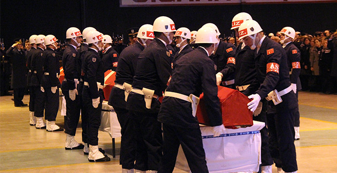 Şehit 3 askere hazin tören