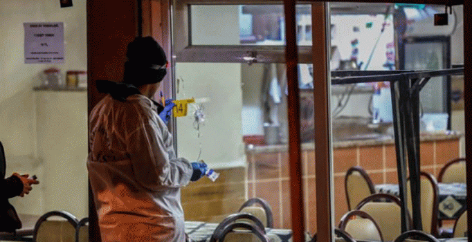 İstanbul Sultangazi'de kahvehaneye silahlı saldırı: 1'i ağır 2 yaralı