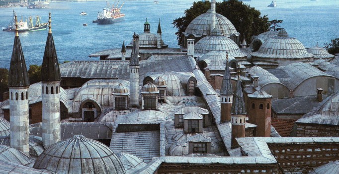 İstanbul'da Cuma selası geleneği yeniden başladı