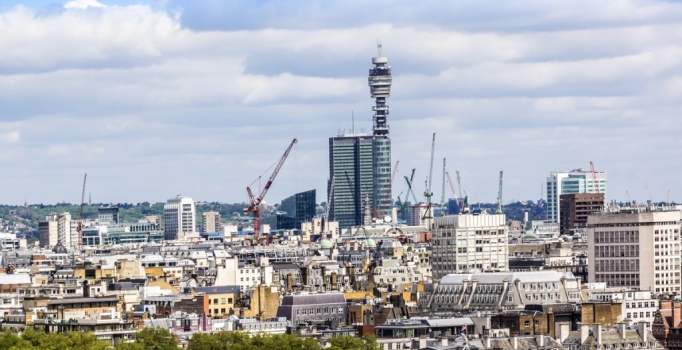 İngiltere’nin inşaat sektörü aktivitesinde rekor düşüş