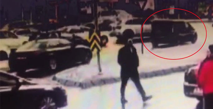 İstanbul’un göbeğinde güpegündüz kız kaçırdılar