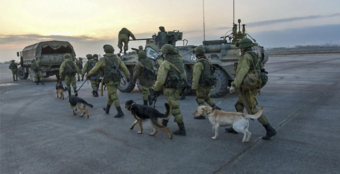 Rusya askerlerini Afrin'den çekmeye başladı