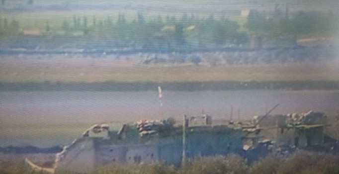 Afrin'de Rus bayrağı iddiası