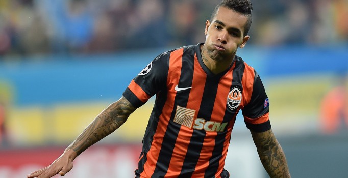 Alex Teixeira 50 milyon euroya Çin'in Jiangsu Suning takımına transfer oldu