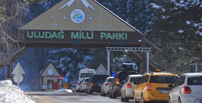 Uludağ'da sömestr yoğunluğu: Uzun kuyruklar oluştu
