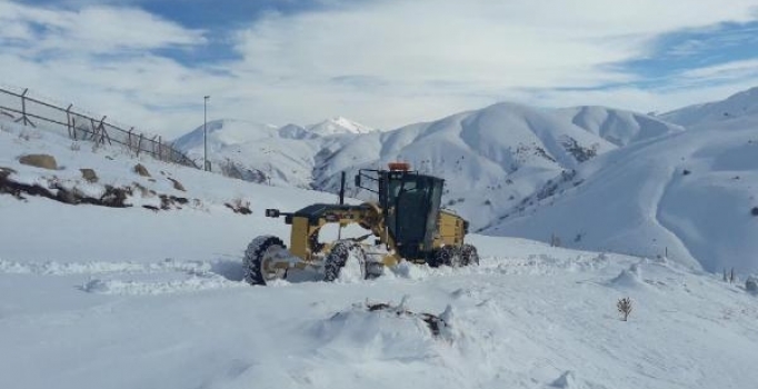 Tunceli’de kar 116 köy yolunu kapattı