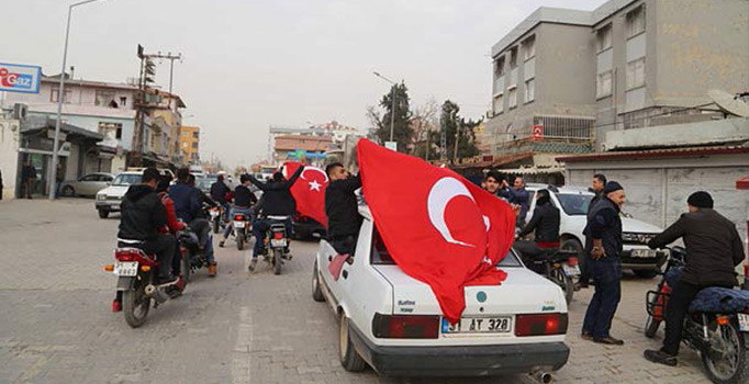 Hatay'da Afrin'de görev yapan askerlere destek konvoyu